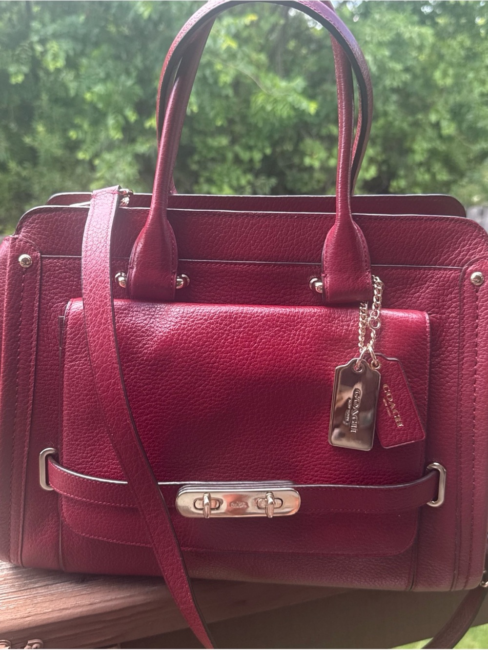 Coach Red Calf Skin Frame Swagger Satchel/CB.  Zip/Turnlock/Xl Bag/Gold Tone/EUC